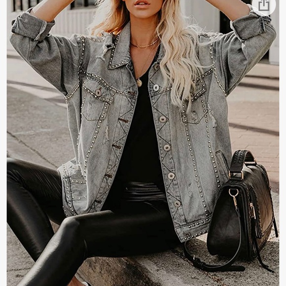 NEVER WORN 🔥🔥GRAY STUDDED DENIM JACKET - Picture 4 of 8